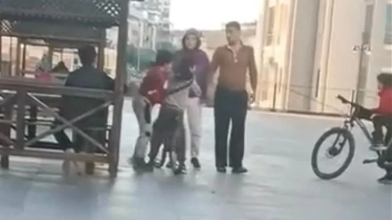 Akran şiddetine ağabey ve abla da dahil oldu: Kardeşinin tartıştığı çocuğu birlikte darp ettiler
