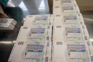 Майже ₴1 мільярд через 477 ФОПів: Держфінмоніторинг викрив схему дроблення бізнесу мережі секонд-хендів