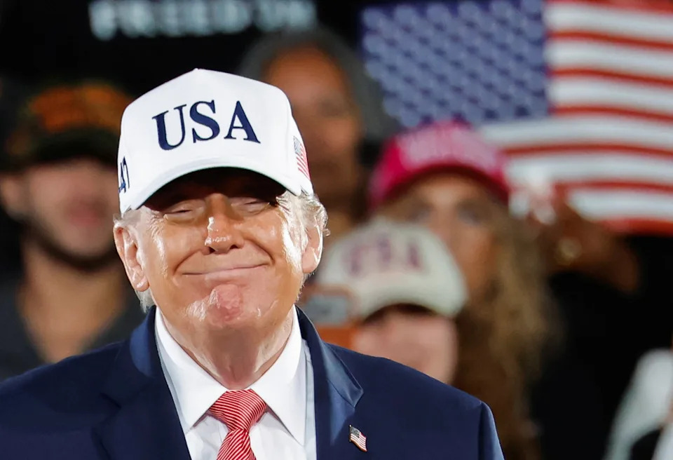 Donald Trump is scrambling to shore up support in the critical final days. / Jonathan Drake / REUTERS