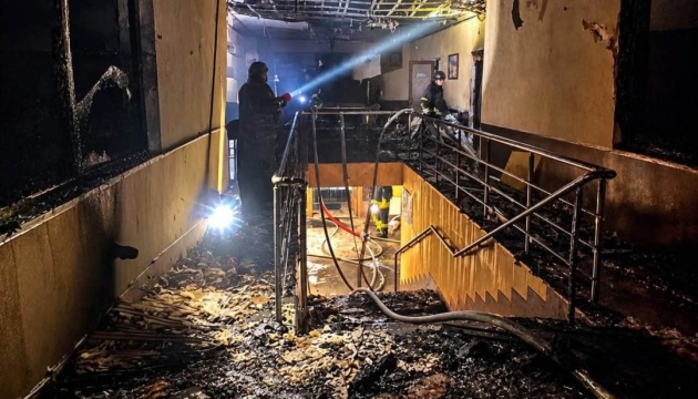 На Одещині війська РФ вдарили по харчовому підприємству, пожежу ліквідували