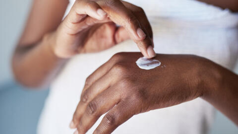 Les conséquences de l'utilisation de produits utilisés pour la dépigmentation de la peau peuvent être désastreuses. (Image d'illustration)