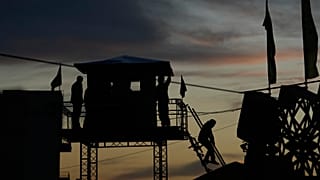 Iran sets up military training camp for volunteers in face of US threats