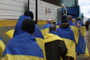 Морпіха зі Львівщини звільнили з російського полону у день народження його дружини